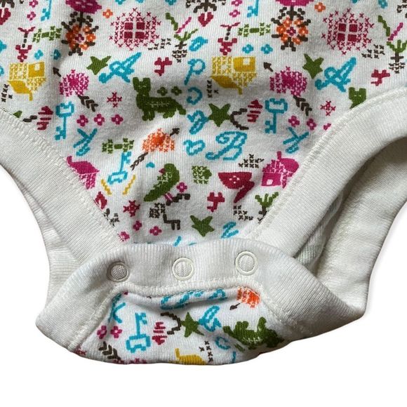 3/$15 ✨ Old Navy: Long Sleeved Chest Wrap Onesie with Colorful Print - Picture 4 of 6